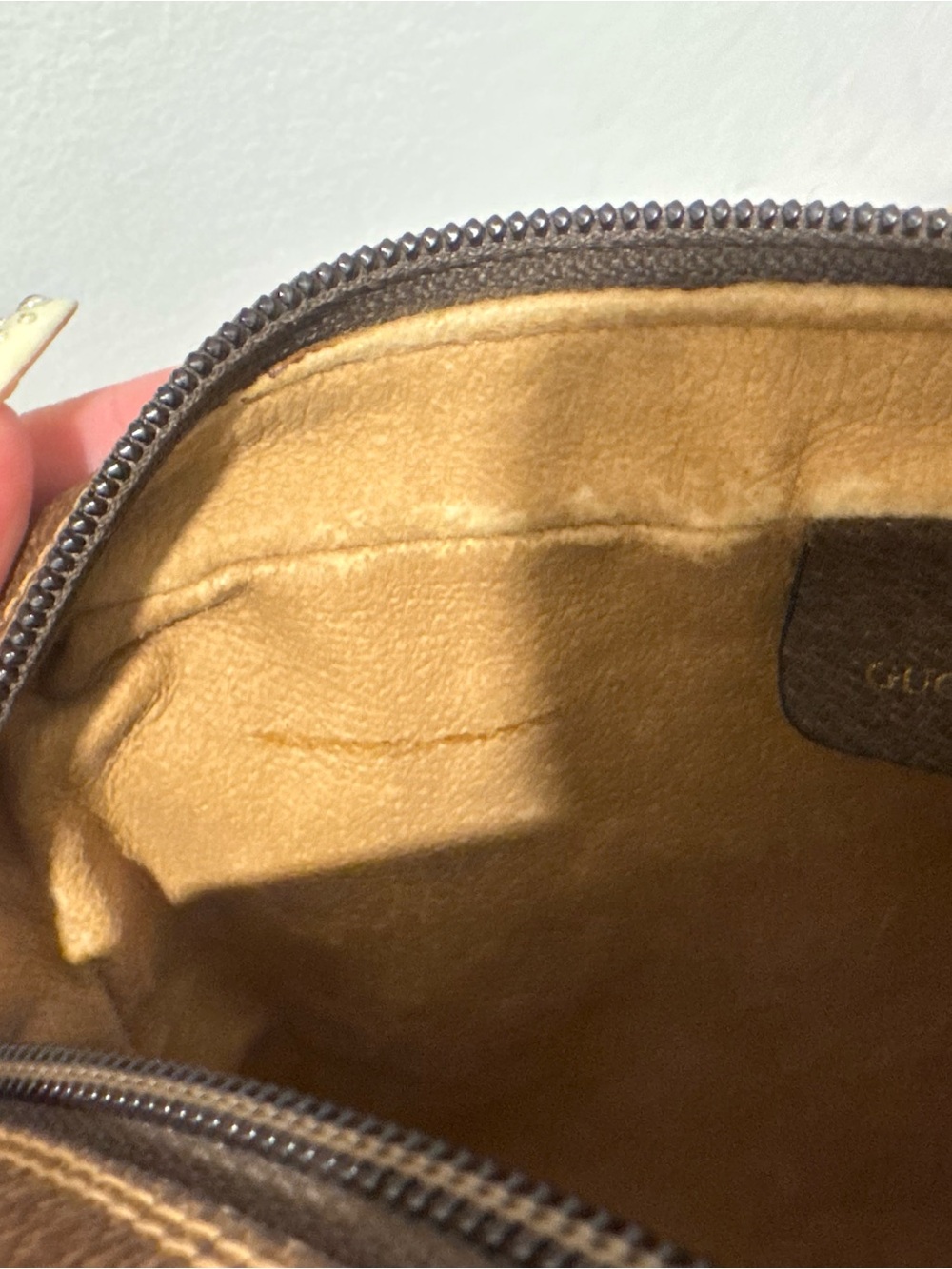 Vintage Gucci Beige GG Supreme Canvas Clutch Bag with Green and Red Stripe - Picture 14 of 16